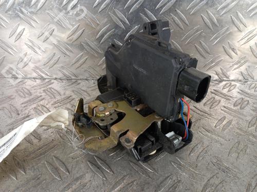 front-right-lock-audi-a4-b6-8e2-2000-2001-2002-2003-2004-2005-31907719 main image