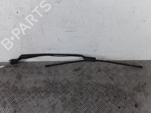 Used Front windshield wiper arm PEUGEOT 3008 II SUV (MC_, MR_, MJ_, M4_) 2.0 BlueHDi 150 (MJAHXH, MJAHXV, MJAHXG, MJAHSH, MJAHRH,... (150 hp) 28339276
