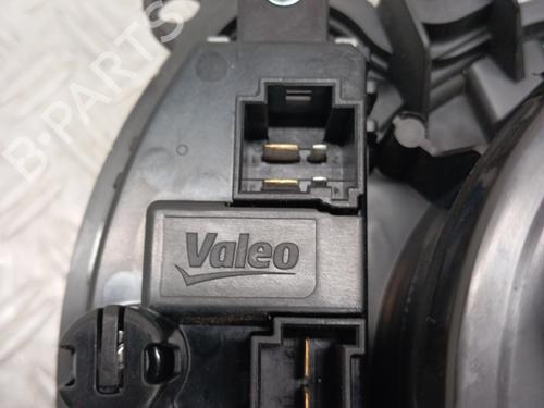 Used Heater blower motor Heater blower motor RENAULT MEGANE IV Hatchback (B9A/M/N_) 1.5 dCi 110 (B9A3) (110 hp) 28346412 28346412