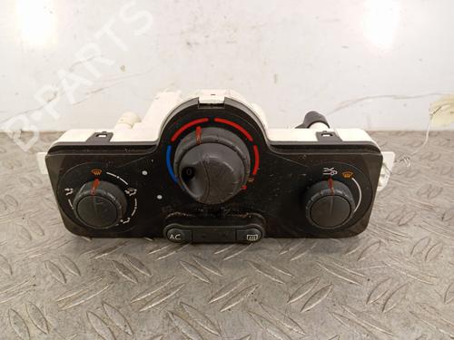 climate-control-renault-clio-iii-br01-cr01-2005-2006-2007-2008-2009-2010-2011-2012-2013-2014-31829876 main image