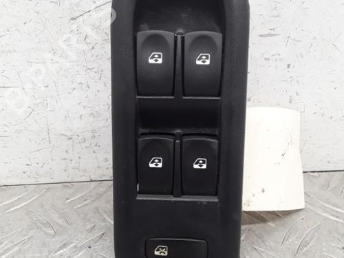 Used Left front window switch RENAULT CLIO III Grandtour (KR0/1_) 1.5 dCi (KR0G) (68 hp) 28344166