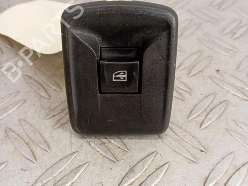 Used Right front window switch OPEL VIVARO B Van (X82) 1.6 CDTI (05) (146 hp) 30876915