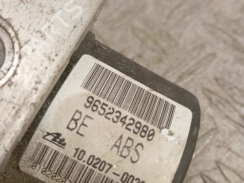 Used ABS pump ABS pump PEUGEOT 206 Hatchback (2A/C) 1.4 HDi eco 70 (68 hp) 32095109 32095109