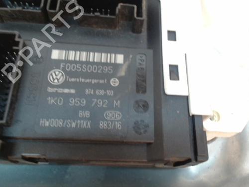 Used Front right window mechanism Front right window mechanism VW GOLF V Variant (1K5) 1.9 TDI (105 hp) 28349173 28349173