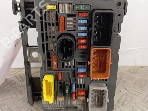Used Fuse box PEUGEOT 308 I (4A_, 4C_) 1.6 HDi (109 hp) 30199597