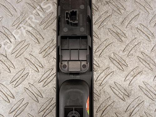 Used Left front window switch Left front window switch PEUGEOT 307 Break (3E) 1.6 HDi (90 hp) 36492257 36492257