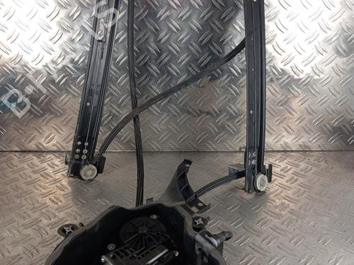 Used Front right window mechanism SEAT IBIZA IV (6J5, 6P1) 1.9 TDI (105 hp) 32350374