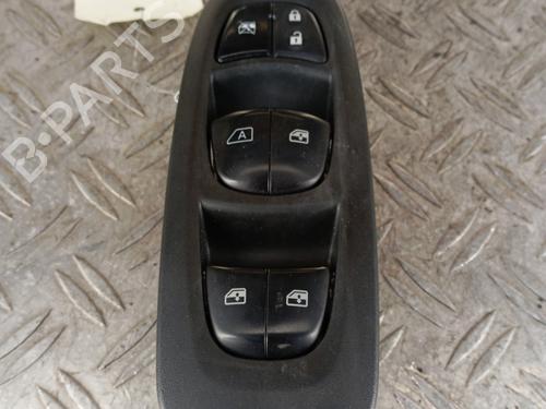 Used Left front window switch RENAULT KADJAR (HA_, HL_) 1.5 dCi 110 (HLA3) (110 hp) 31907710
