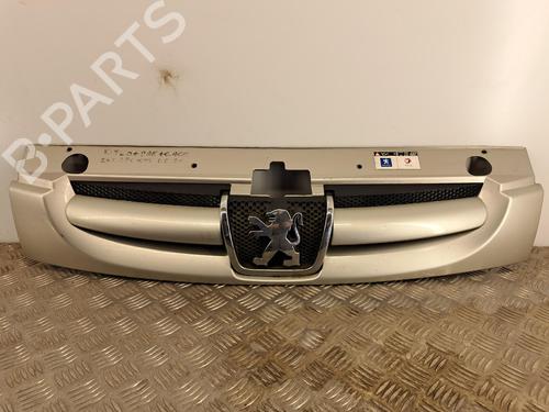 Used Grille Grille 37156139 37156139