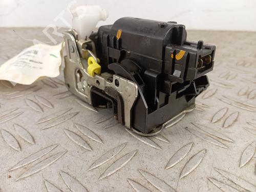 Używane Zamek drzwi przednich lewych DACIA DUSTER (HS_) 1.5 dCi (109 hp) 30772904