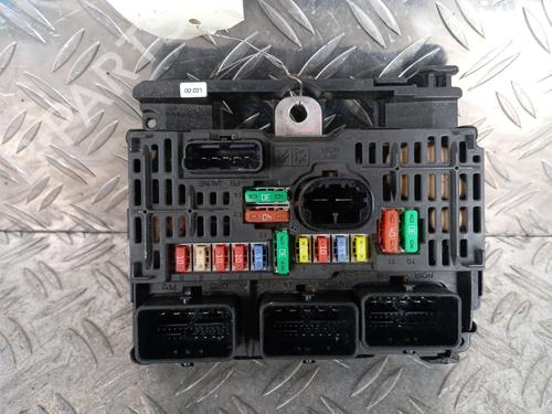 fuse-box-peugeot-407-coupe-6c_-2005-32030278 main image