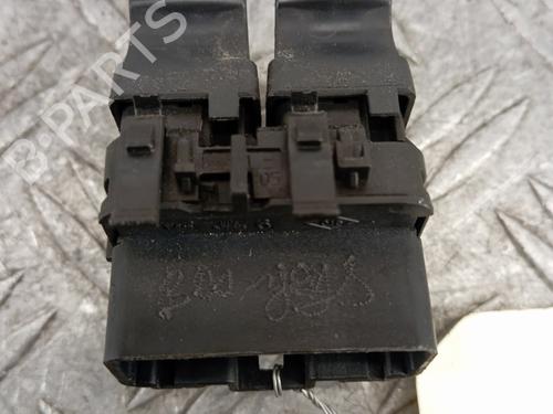 Used Left front window switch Left front window switch RENAULT KANGOO / GRAND KANGOO II (KW0/1_) 1.5 dCi 90 (KW05, KW08, KW0G, KW11) (90 hp) 29338558 29338558
