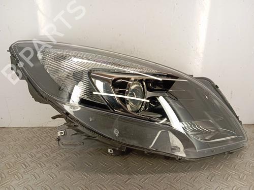 Højre forlygte OPEL ZAFIRA TOURER C (P12) 2.0 CDTi (75) (130 hp) 33050351