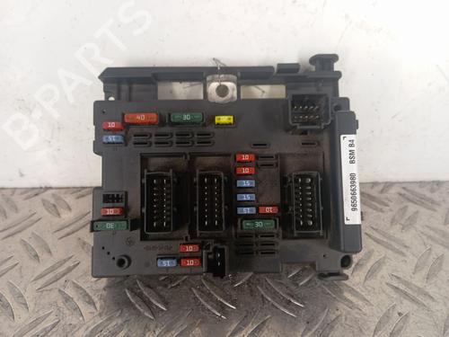 Used Fuse box Fuse box PEUGEOT 307 CC (3B) 2.0 16V (136 hp) 29598232 29598232
