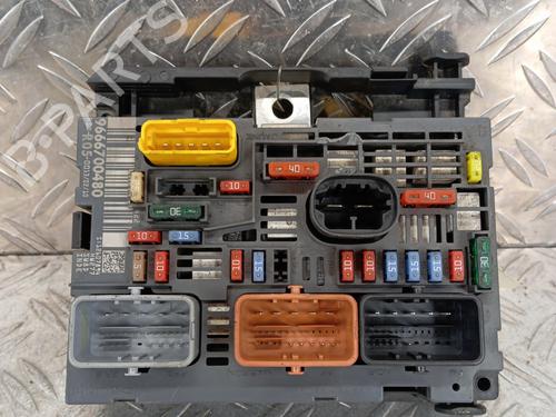 Used Fuse box PEUGEOT 308 SW I (4E_, 4H_) 1.6 HDi (109 hp) 32720693