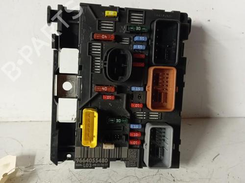 Used Fuse box Fuse box PEUGEOT 1007 (KM_) 1.4 HDi (68 hp) 28347638 28347638