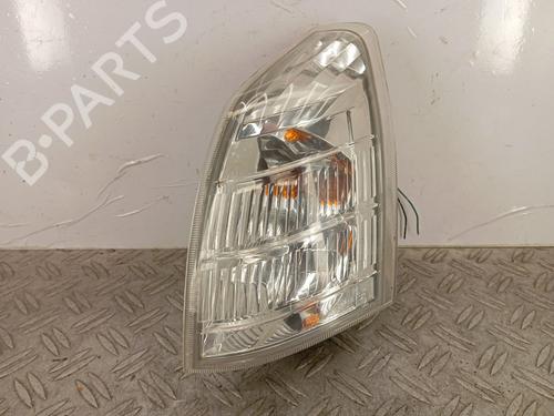 Blinklys fortil venstre NISSAN X-TRAIL I (T30) 2.0 4x4 (140 hp) 28706383
