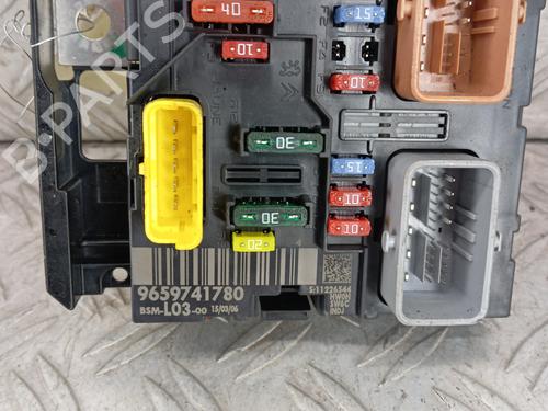 Used Fuse box Fuse box CITROËN C2 (JM_) 1.1 (60 hp) 33722910 33722910