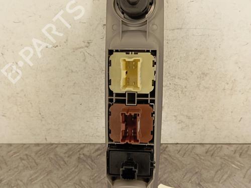 Used Left front window switch Left front window switch RENAULT ZOE (BFM_) ZOE (88 hp) 28348142 28348142