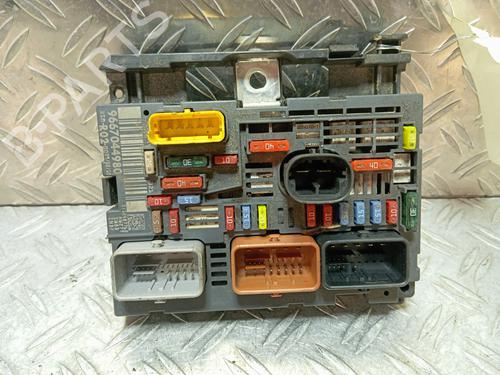 fuse-box-peugeot-5008-0u_-0e_-2009-2010-2011-2012-2013-2014-2015-2016-2017-32479596 main image