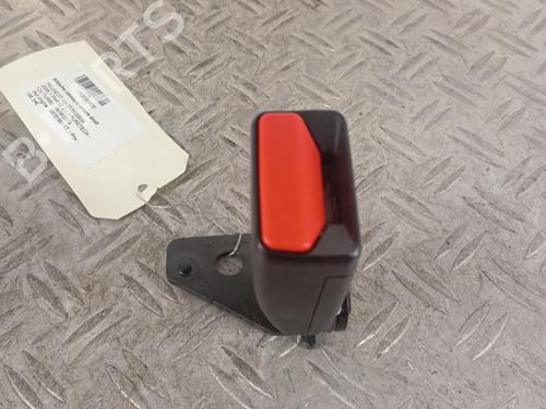 Used Seat buckle PEUGEOT 2008 I (CU_) 1.2 THP 110 / PureTech 110 (110 hp) 29598243