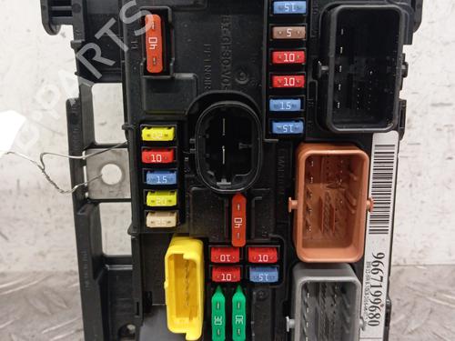 Used Fuse box CITROËN C3 II (SC_) 1.6 BlueHDi 100 (99 hp) 28338013