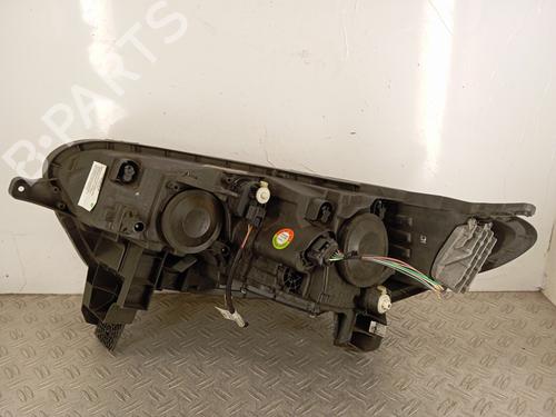 Right headlight RENAULT KADJAR (HA_, HL_) 1.6 dCi 130 (HLA4) | BP31756721C29 