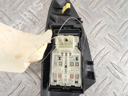 Left front window switch CITROËN C1 II (PA_, PS_) 1.2 VTi 82 | BP36817758I27 - Image 3