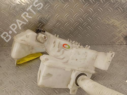 Used Windscreen washer tank Windscreen washer tank 39582307 39582307