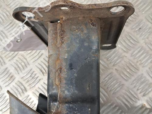 Used Front bumper reinforcement Front bumper reinforcement 37156112 37156112