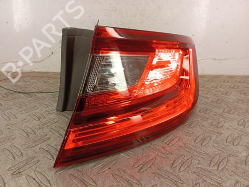right-taillight-renault-megane-iv-hatchback-b9amn_-2015-37734885 main image