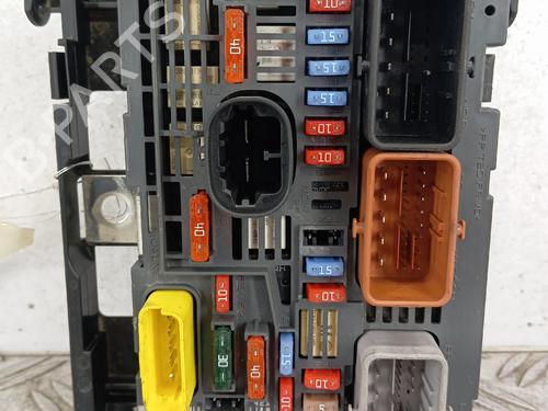 Zekeringkast Zekeringkast CITROËN C5 III (RD_) 2.0 HDi 140 (RDRHF8, RDRHFA, RDRHA8, RDRHAJ) (140 hp) 37473587 37473587
