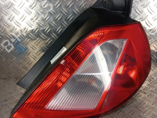 right-taillight-renault-megane-ii-bm01_-cm01_-2001-2002-2003-2004-2005-2006-2007-2008-2009-2010-2011-2012-31862570 main image