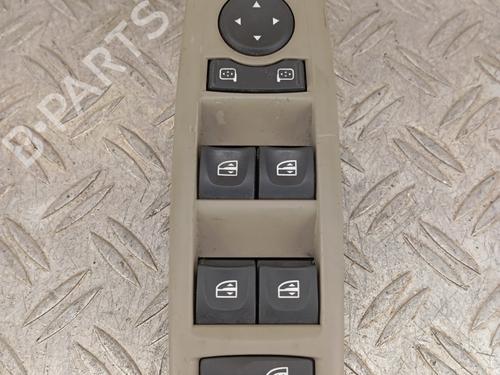 left-front-window-switch-renault-megane-iii-hatchback-bz01_-b3_-2008-32723277 main image