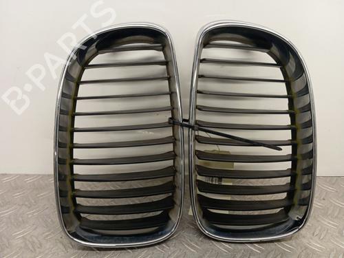 Grill BMW 1 (E87) 118 d (143 hp) 28346264