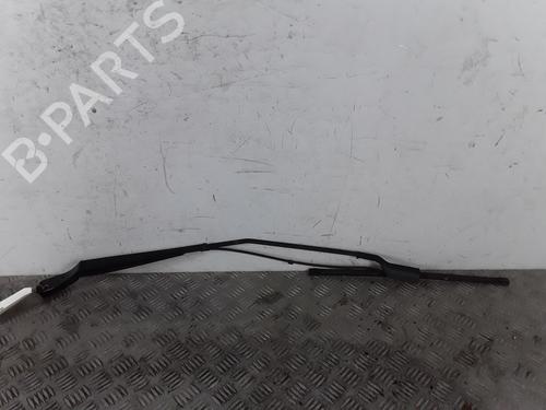 Used Front windshield wiper arm PEUGEOT 3008 II SUV (MC_, MR_, MJ_, M4_) 2.0 BlueHDi 150 (MJAHXH, MJAHXV, MJAHXG, MJAHSH, MJAHRH,... (150 hp) 28339277
