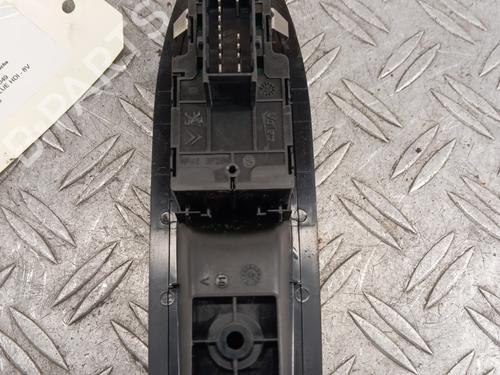 Left front window switch PEUGEOT 208 I (CA_, CC_) 1.6 HDi / BlueHDi 75 | BP28347027I27