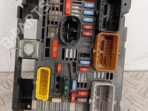 Używane Skrzynka bezpieczników FIAT SCUDO Bus (270_, 272_) 2.0 D Multijet (120 hp) 30864895