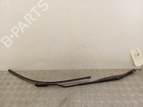 Used Front windshield wiper arm RENAULT CLIO III (BR0/1, CR0/1) 1.5 dCi (C/BR0G, C/BR1G) (68 hp) 28348588