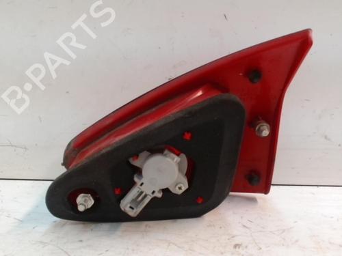 Piloto izquierdo del maletero ALFA ROMEO 147 (937_) 1.6 16V T.SPARK (937.AXA1A, 937.AXB1A, 937.BXB1A) (120 hp) 28349247