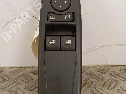 Used Left front window switch RENAULT LAGUNA Coupe (DT0/1) 2.0 dCi (DT01, DT08, DT09, DT0K, DT12, DT1C, DT1D, DT1M,... (150 hp) 29760431