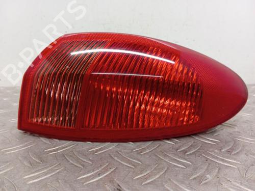 Højre baglygte ALFA ROMEO 147 (937_) 1.6 16V T.SPARK (937.AXA1A, 937.AXB1A, 937.BXB1A) (120 hp) 28340135