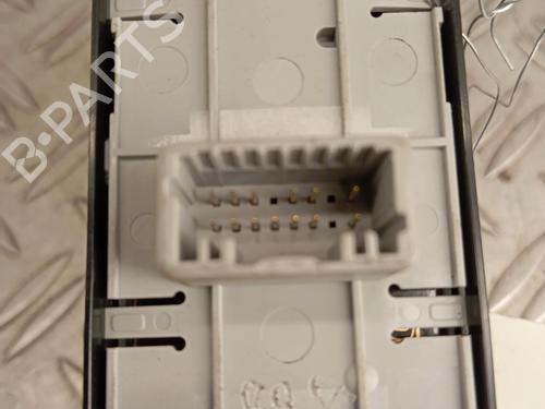 Venstre fortil elrude kontakt Venstre fortil elrude kontakt RENAULT LAGUNA III (BT0/1) 2.0 dCi (BT0M, BT0N, BT0S, BT19, BT1F) (173 hp) 36948755 36948755