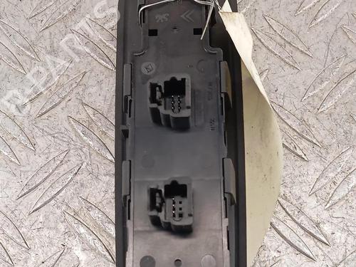 Used Left front window switch Left front window switch PEUGEOT 807 (EB_) 2.0 HDI (136 hp) 40173553 40173553