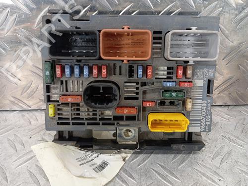 Used Fuse box Fuse box PEUGEOT 308 I (4A_, 4C_) 1.4 16V (95 hp) 36096738 36096738