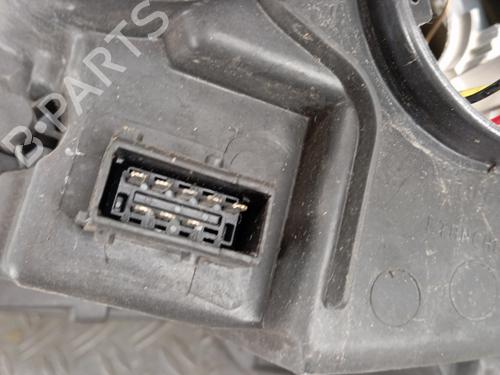 Used Right headlight Right headlight FIAT SCUDO Van (270_, 272_) 1.6 D Multijet (90 hp) 28345534 28345534