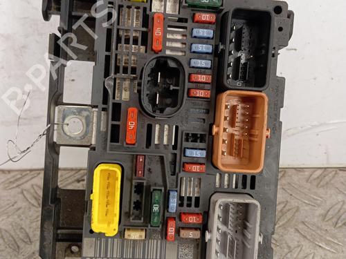 Used Fuse box PEUGEOT 308 SW I (4E_, 4H_) 1.6 HDi (92 hp) 30850992