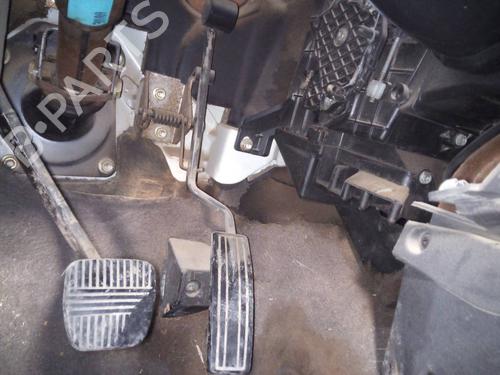 Used Pedal FORD MAVERICK (UDS, UNS) [1993-1998]  22715806