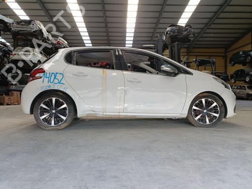 Pièces Détachées Usagées PEUGEOT 208 I (CA_, CC_) 1.2 VTI 82 (82 hp) 4373685