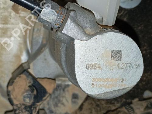 Used Brake master cylinder Brake master cylinder PEUGEOT 5008 II (MC_, MJ_, MR_, M4_) 1.2 THP (MRHNYH, MRHNYW, MRHNSJ, MRHNSU, MRHNSM) (131 hp) 32358152 32358152